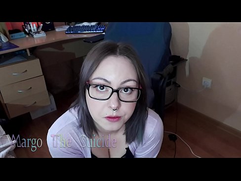 ❤️ 性感的眼镜女孩在镜头前深深地吸吮假阳具 at zh-cn.xxxomg.ru❤