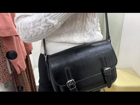 ❤️ 年轻婊子FeralBerry在试衣间用假阳具公开自慰 at zh-cn.xxxomg.ru❤